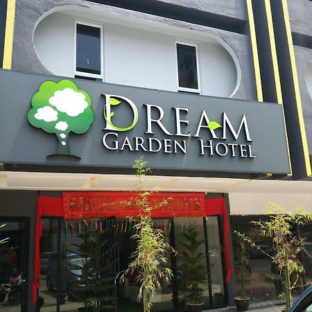 Dream Garden Hotel Klang Exteriör bild